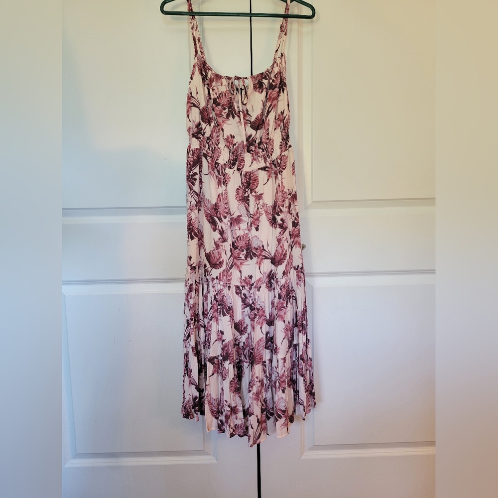 New with Tags Banana Republic Floral Flowy Strappy Midi Dress